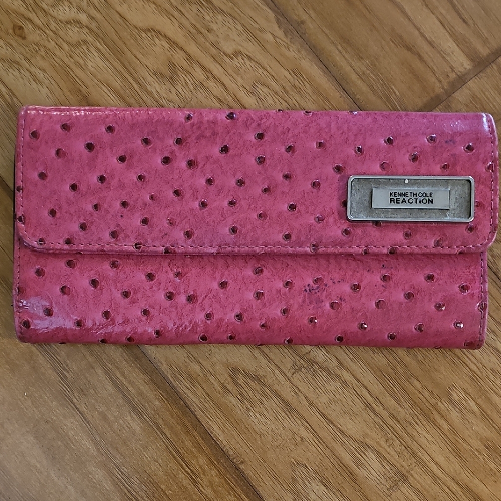 Kenneth Cole Reaction Vibrant Pink Wallet